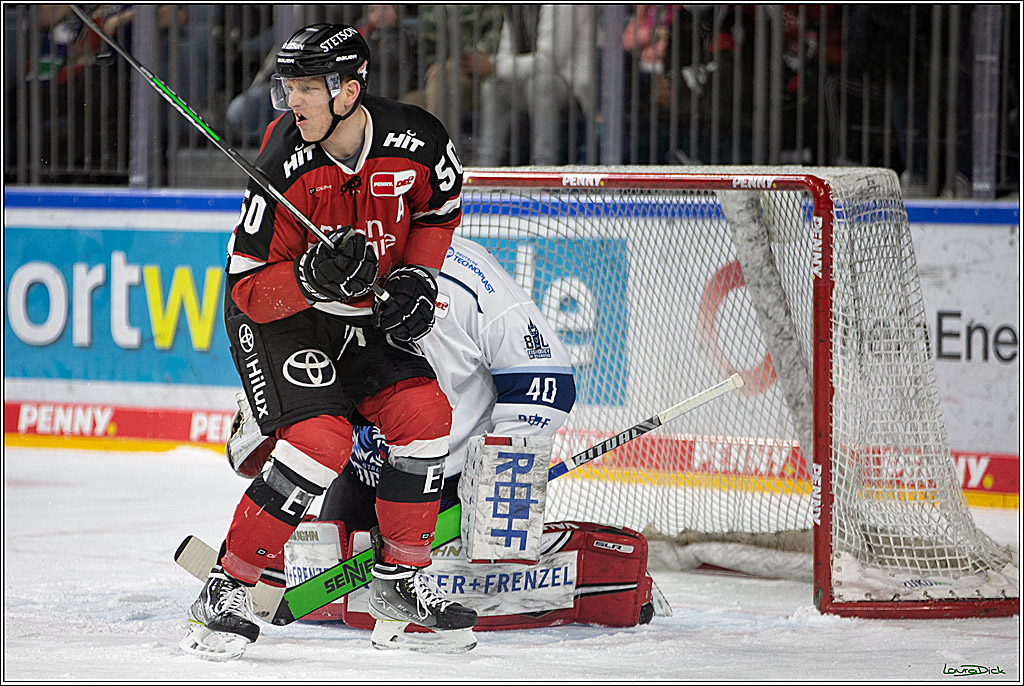PENNY DEL;  Koelner Haie - Straubing Tigers; Koeln, 11.03.2022